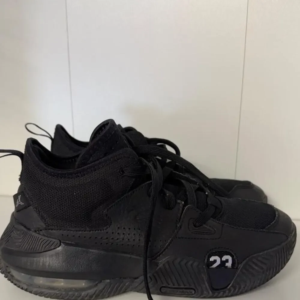 Nike Air Jordan Stay Loyal 2 GS Sneakers black and Metallic